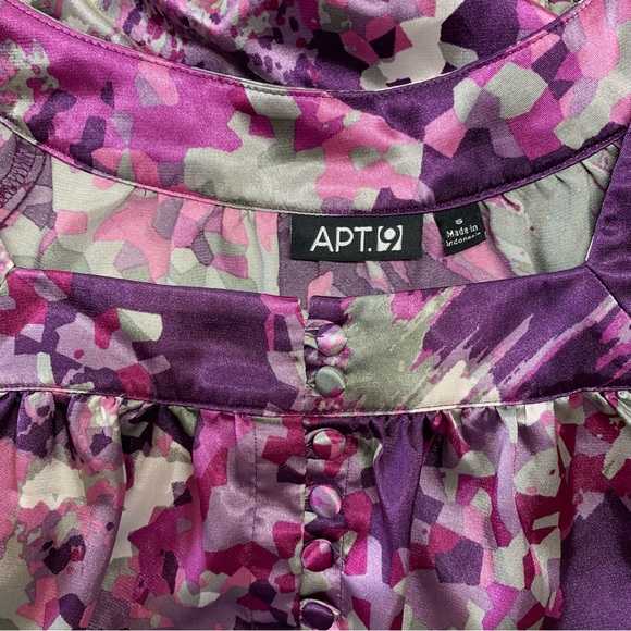 Silky Banded Waist Blouse - Picture 13 of 14